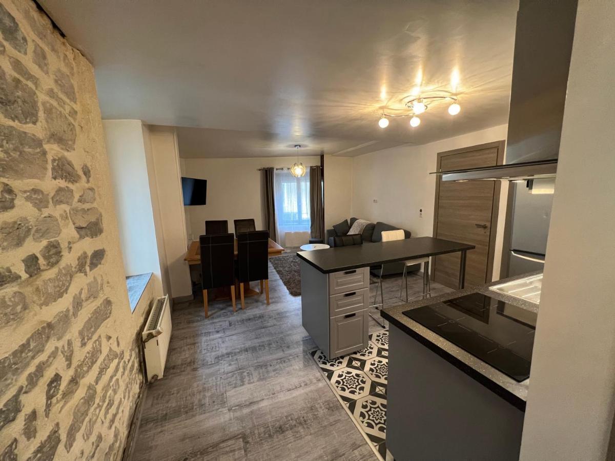 Entier : Superbe Centre Apartment
